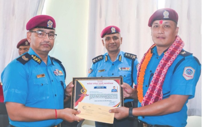 सिरहा महेशपुर पतारका इन्सपेक्टर मल्ल असार महिनाको ‘सर्वोत्कृष्ट प्रदेश प्रहरी’ घोषित