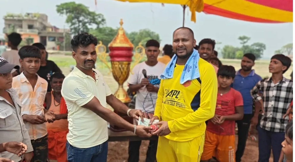 अलौं प्रिमियर लिगमा अलौ ब्लास्टरको शानदार जित, उमेश कुमार राम बने ‘म्यान अफ द म्याच’