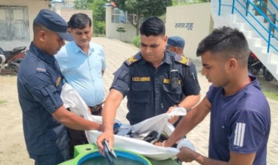 मधेस प्रदेशको सिराहामा मोबाइल नष्ट प्रकरण: संयुक्त विद्यार्थी सङ्गठनद्वारा आन्दोलन घोषणा